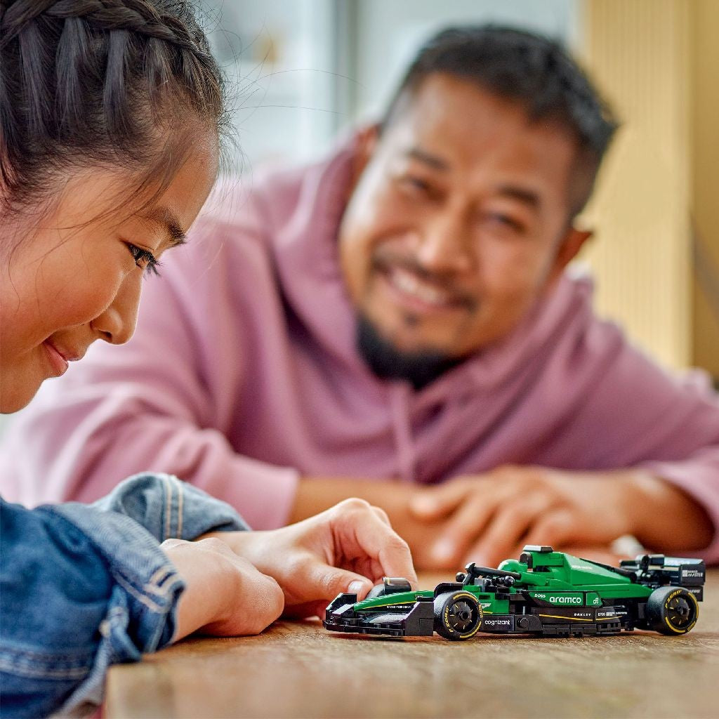 LEGO® Speed Champions Masina de curse Aston Martin Aramco F1® AMR24 (77245) - Gabcom