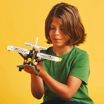 LEGO® Technic™ Avion pentru zone greu accesibile (42198) - Gabcom