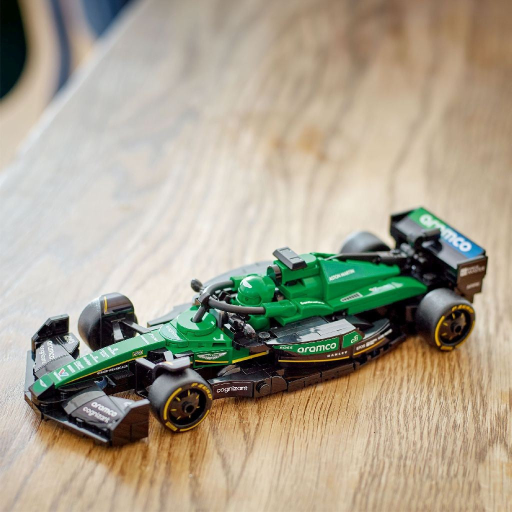 LEGO® Speed Champions Masina de curse Aston Martin Aramco F1® AMR24 (77245) - Gabcom